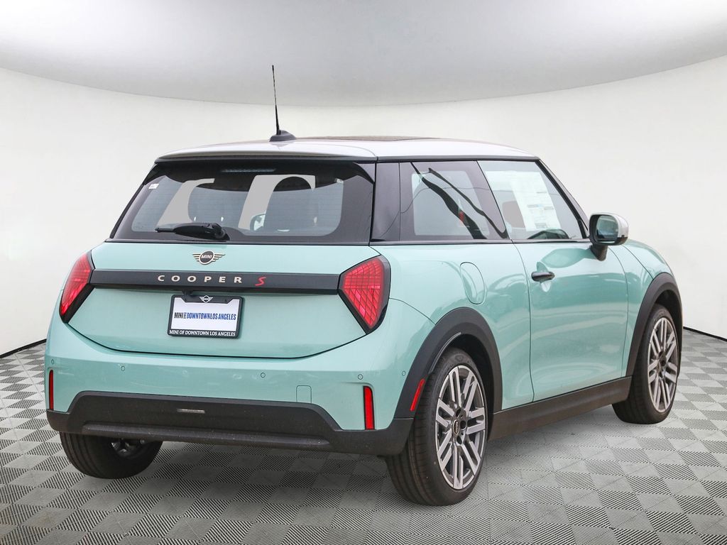 2026 Mini Cooper 2 Door Hardtop Signature photo 2