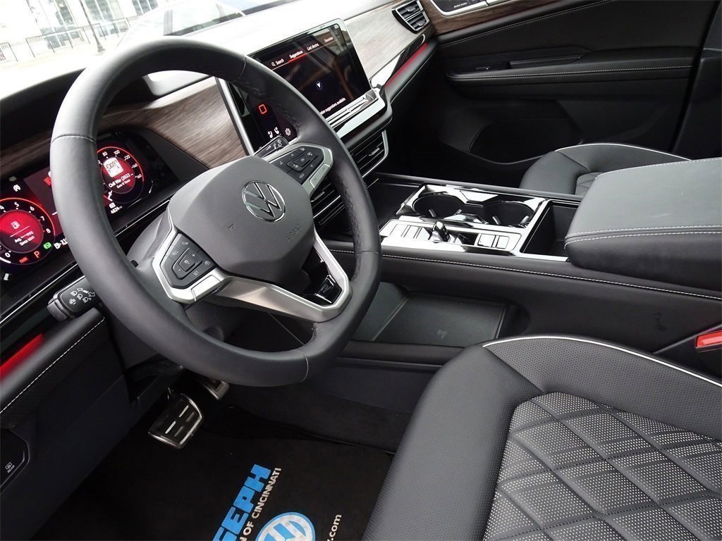 2025 Volkswagen Atlas SEL Premium R-Line photo 13