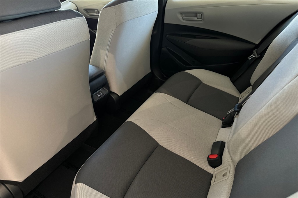 2025 Toyota Corolla LE photo 12