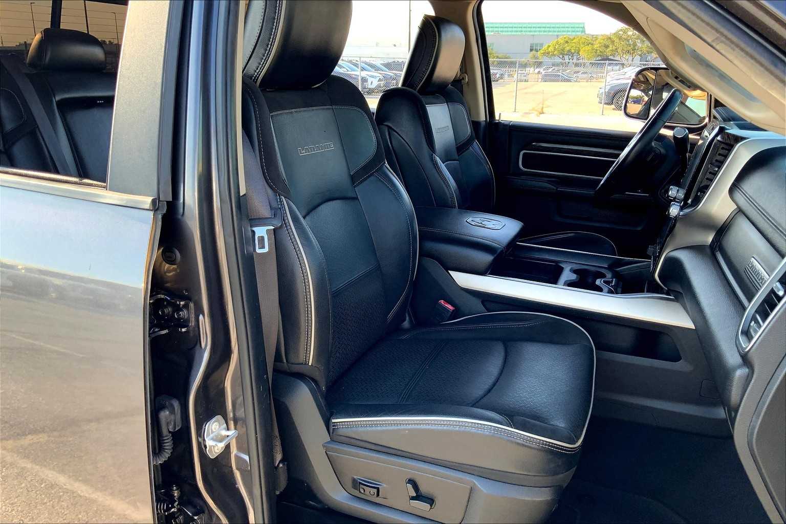2021 Ram 2500 Laramie photo 8