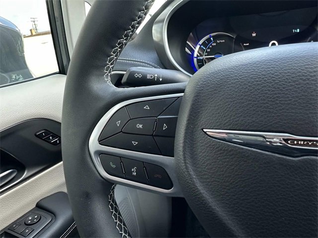 2022 Chrysler Pacifica Hybrid Touring L photo 63