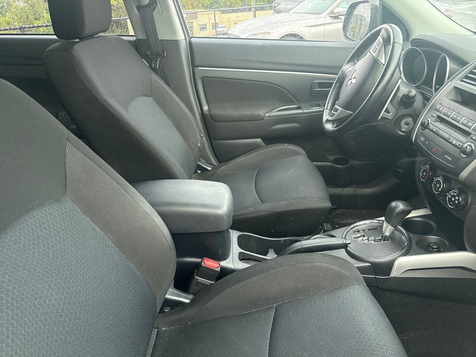 2012 Mitsubishi Outlander Sport ES photo 10