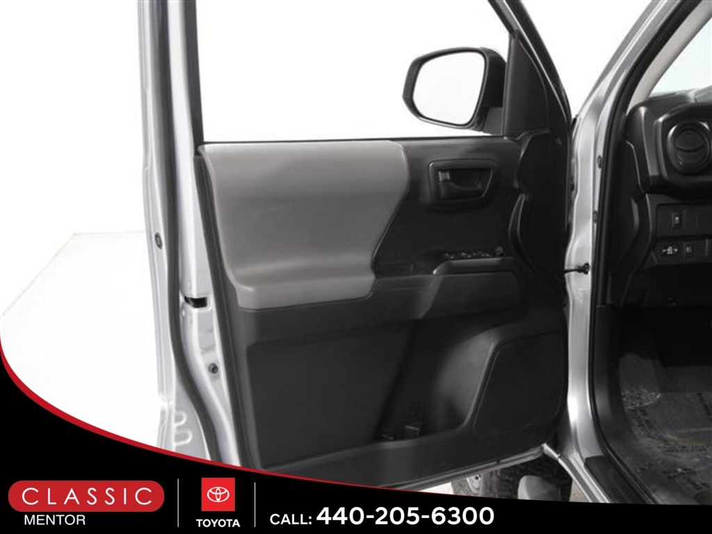 2023 Toyota Tacoma SR V6 photo 4