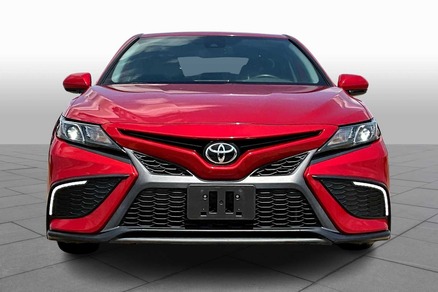 2023 Toyota Camry SE photo 3