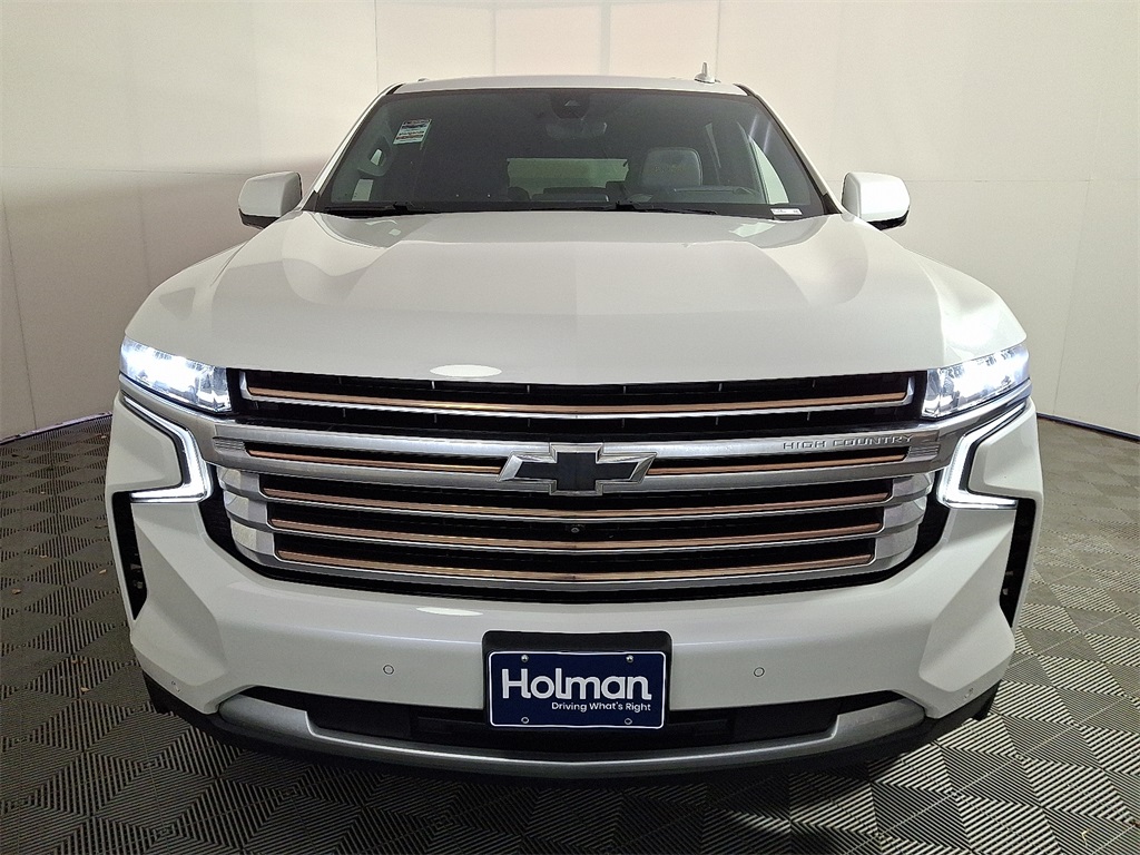 2021 Chevrolet Suburban High Country photo 2