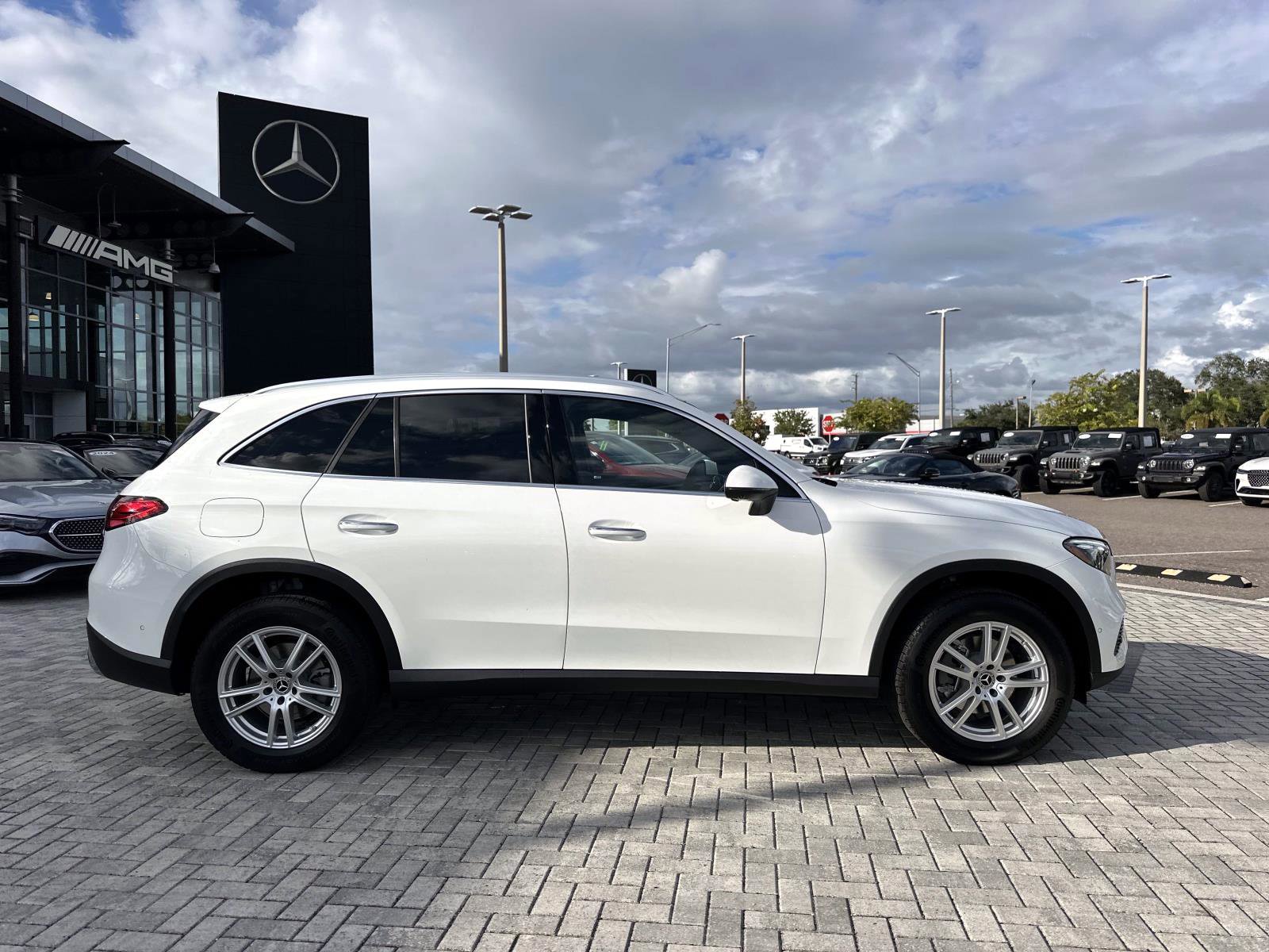 2026 Mercedes Benz GLC 300 photo 3