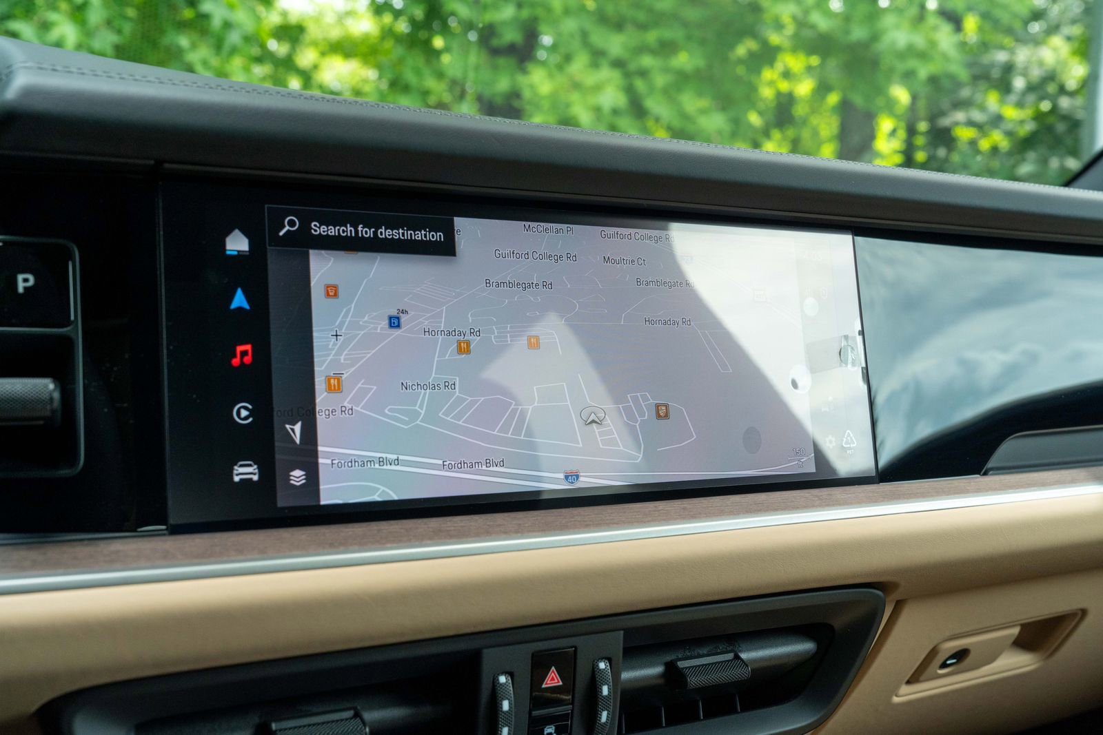 2025 Porsche Cayenne Base photo 28