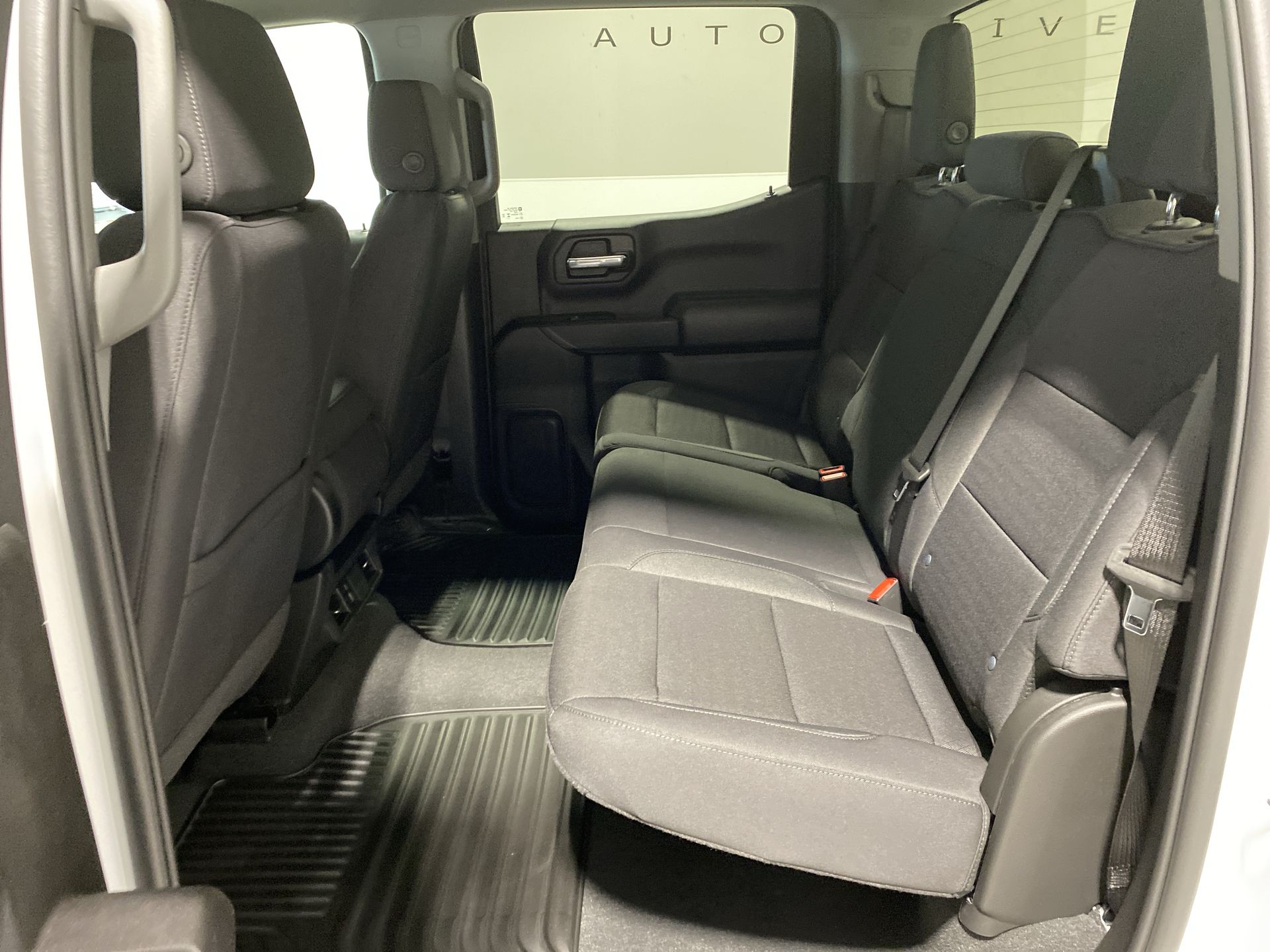 2025 Chevrolet Silverado 1500 Custom photo 23