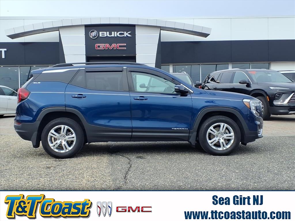 2022 GMC Terrain SLE's photo