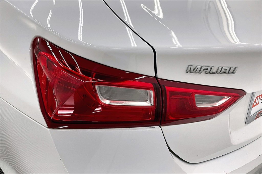 2020 Chevrolet Malibu LS photo 23