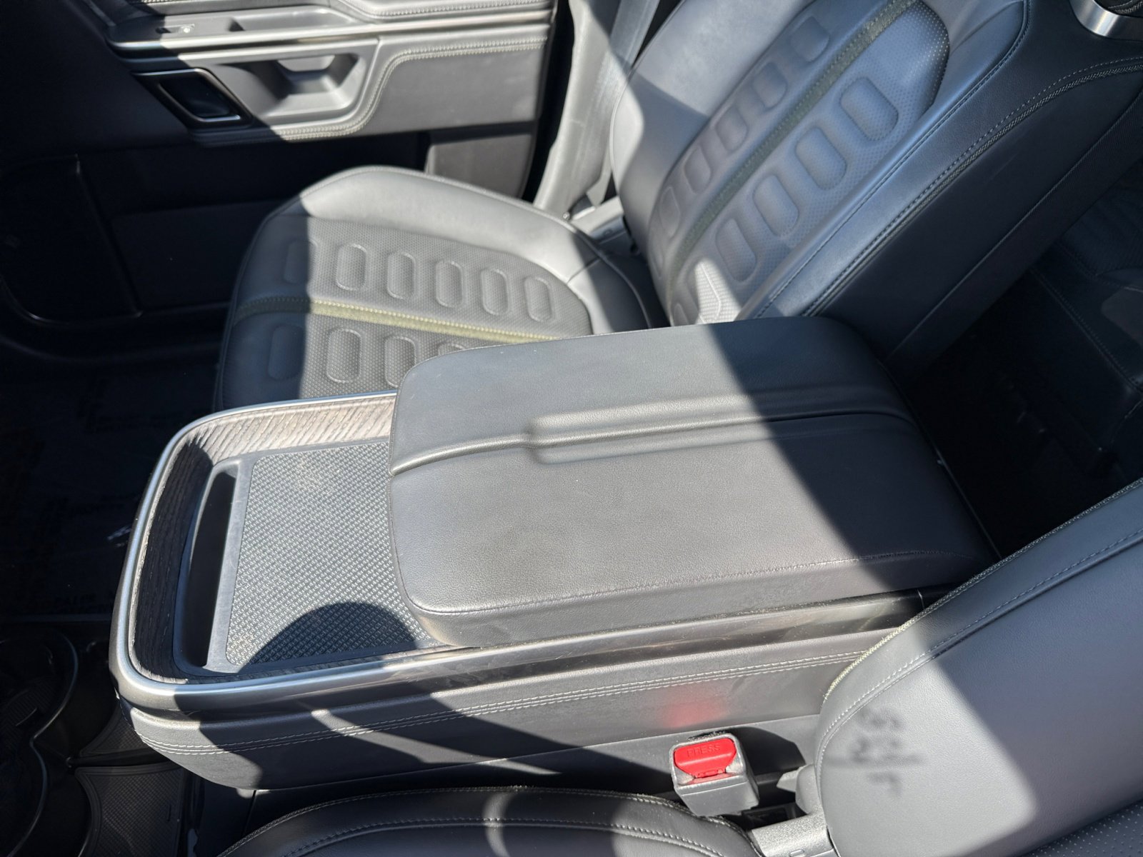2023 Rivian R1T Launch Edition photo 7