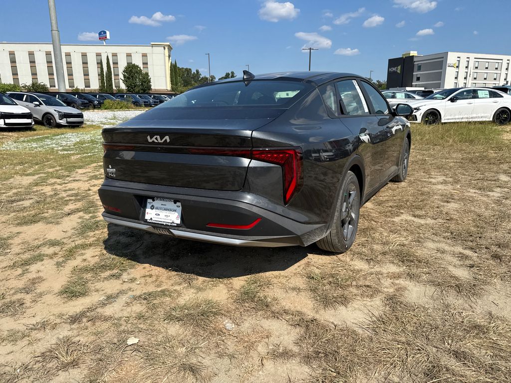 2025 Kia K4 LXS photo 3