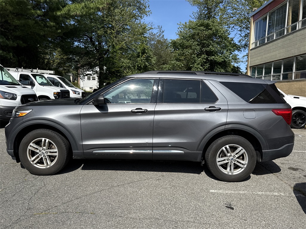 2022 Ford Explorer XLT photo 3