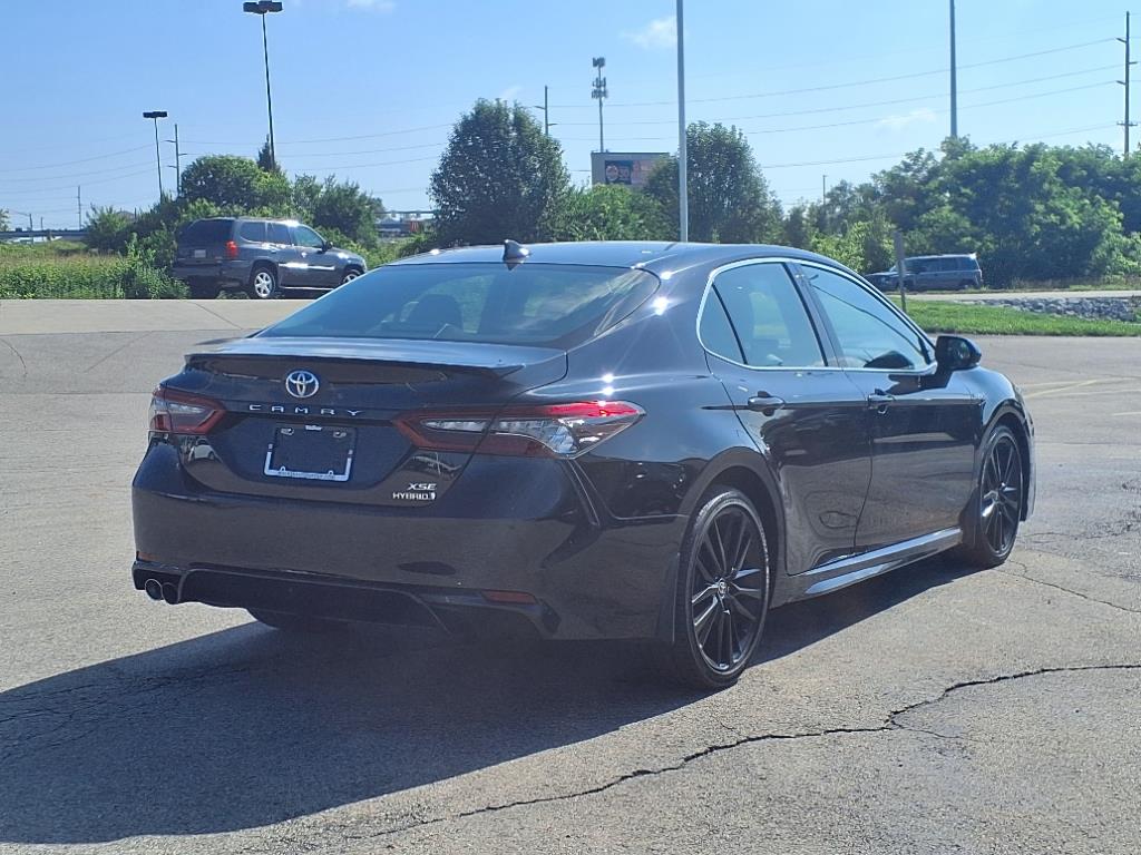 2021 Toyota Camry Hybrid XSE photo 3