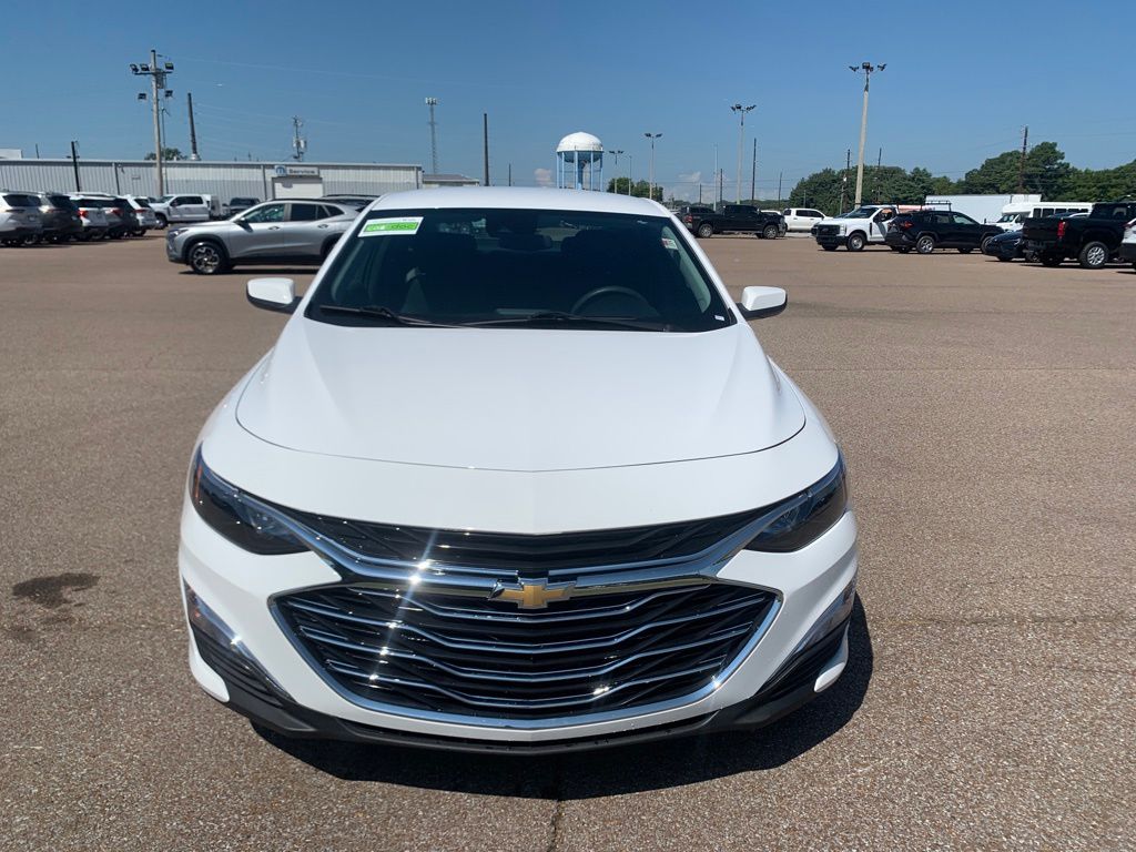 2024 Chevrolet Malibu LS photo 2
