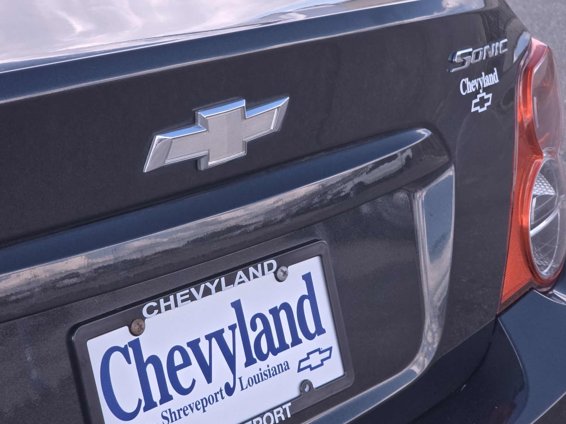 2013 Chevrolet Sonic LS photo 27