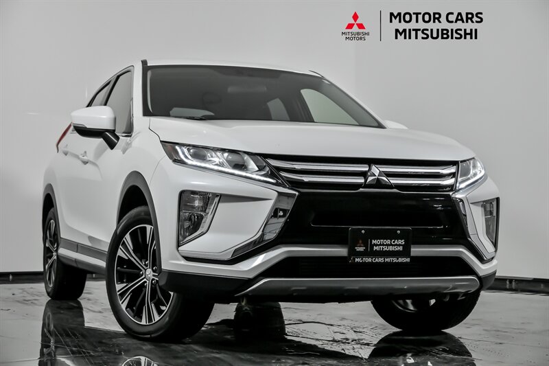 2018 Mitsubishi Eclipse Cross SE's photo