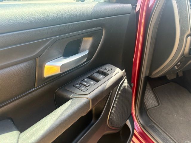 2025 Ram 1500 Tradesman photo 6
