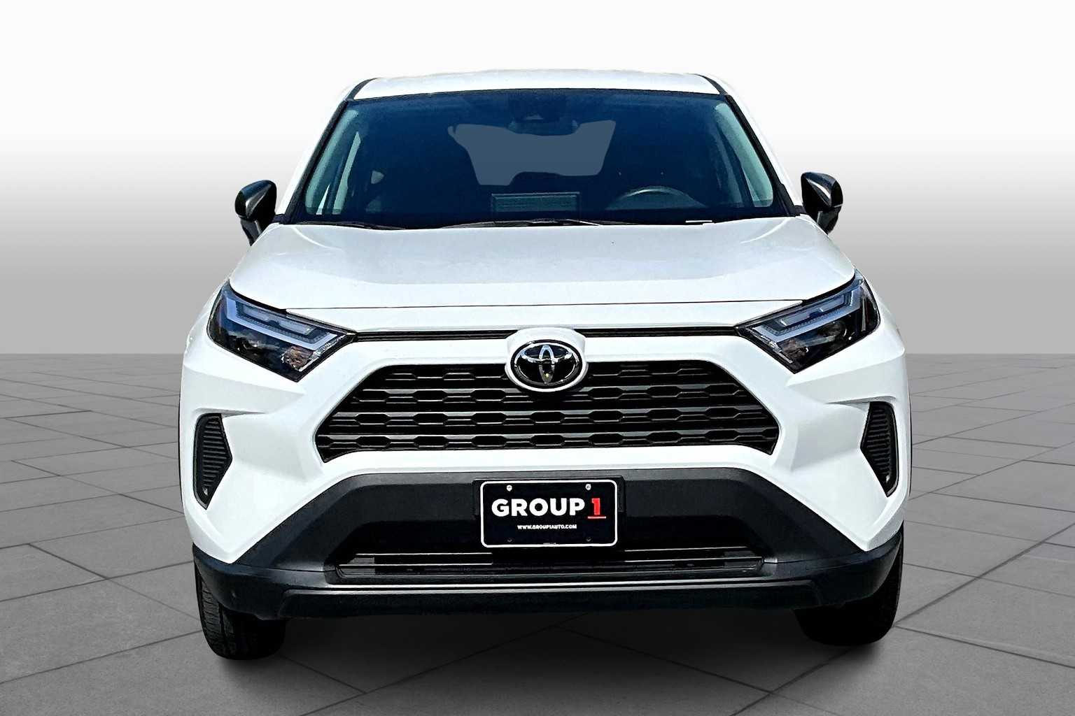 2024 Toyota RAV4 LE photo 3