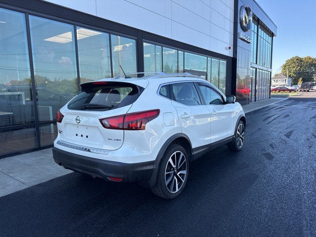 2017 Nissan Rogue Sport SL photo 3