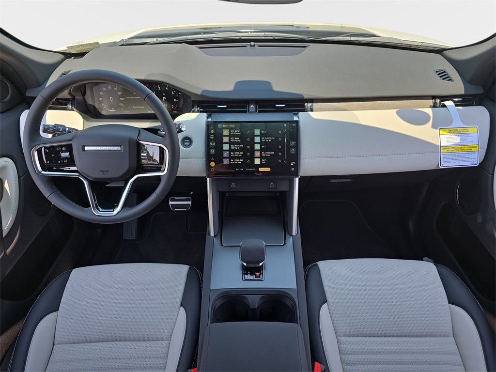2025 Land Rover Discovery Sport SE photo 5