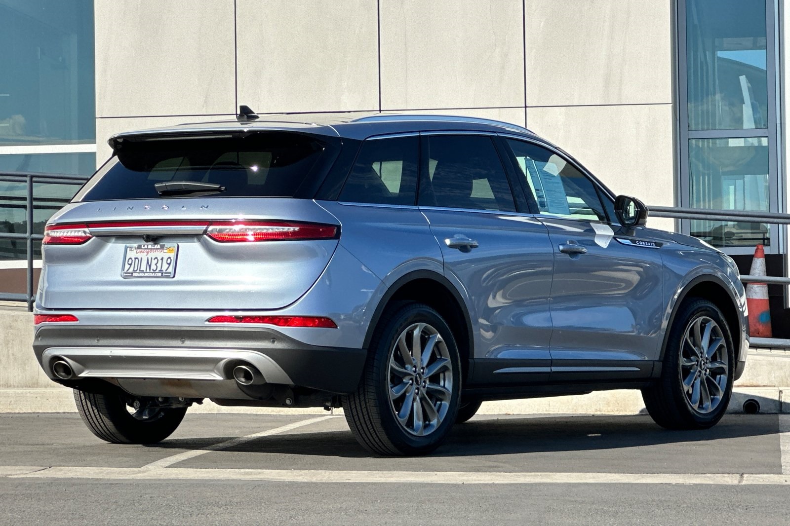 2022 Lincoln Corsair Standard photo 2