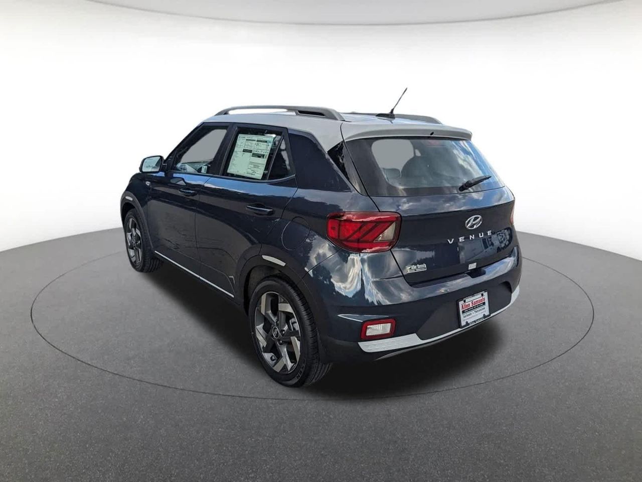 2025 Hyundai Venue Limited photo 4