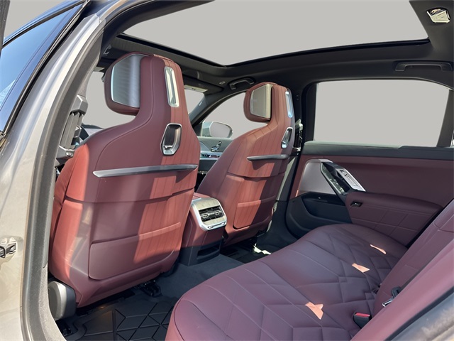 2025 Bmw 750e 750e xDrive photo 10