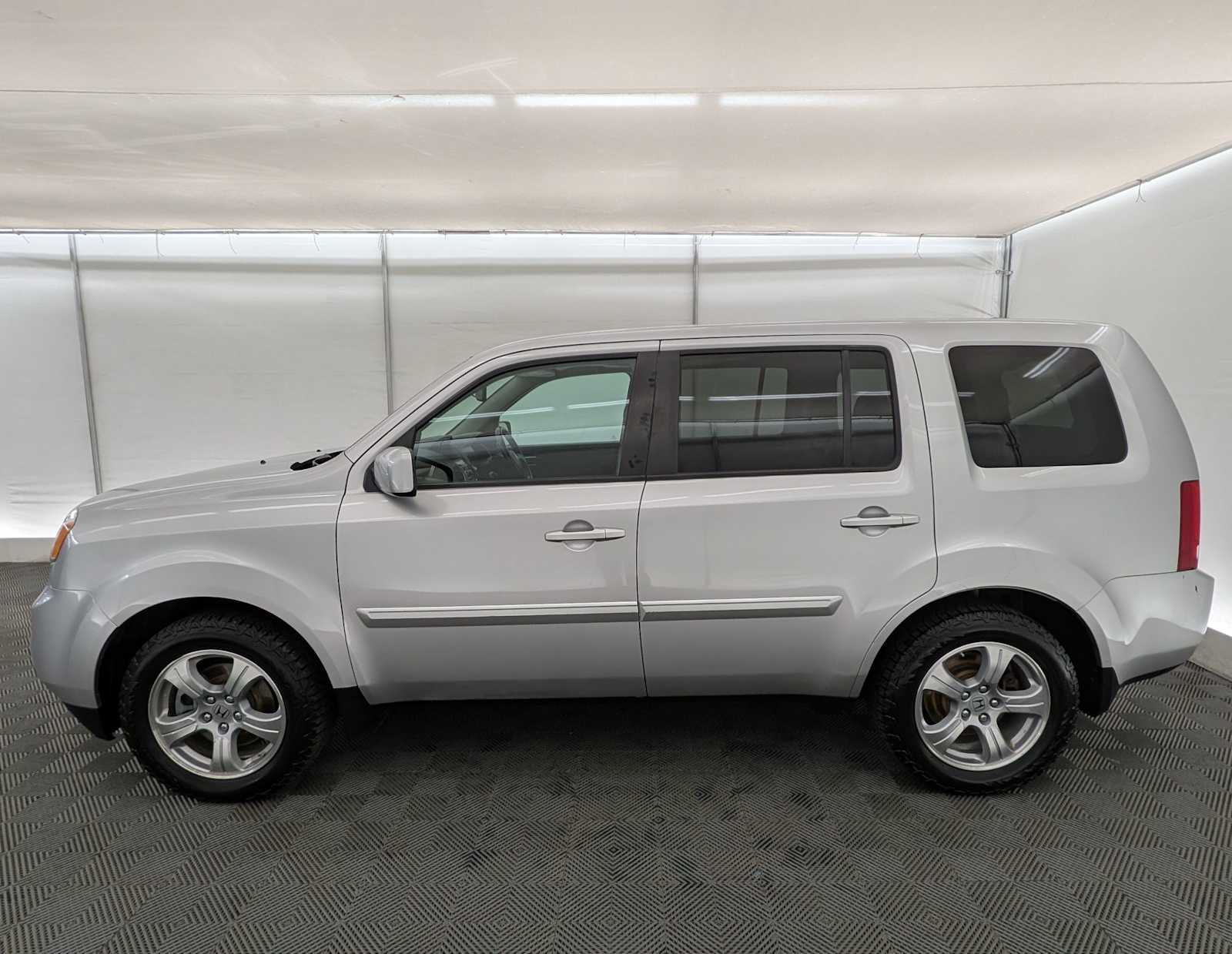 2015 Honda Pilot EX-L photo 2