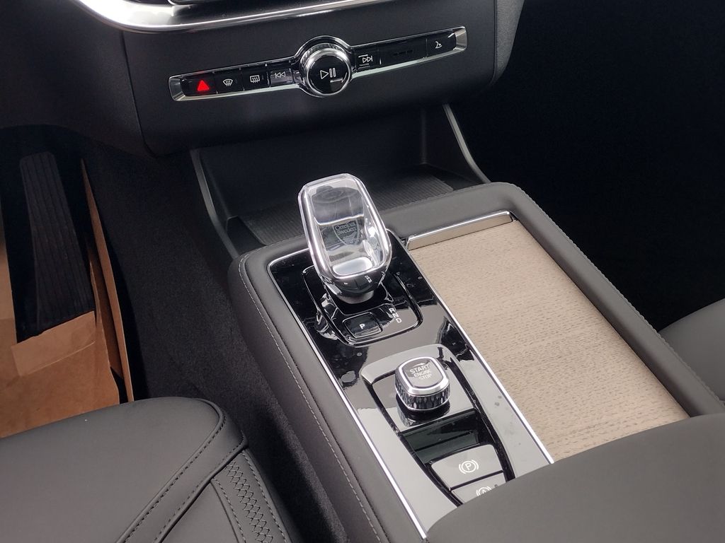 2026 VOLVO XC90 - Image 29