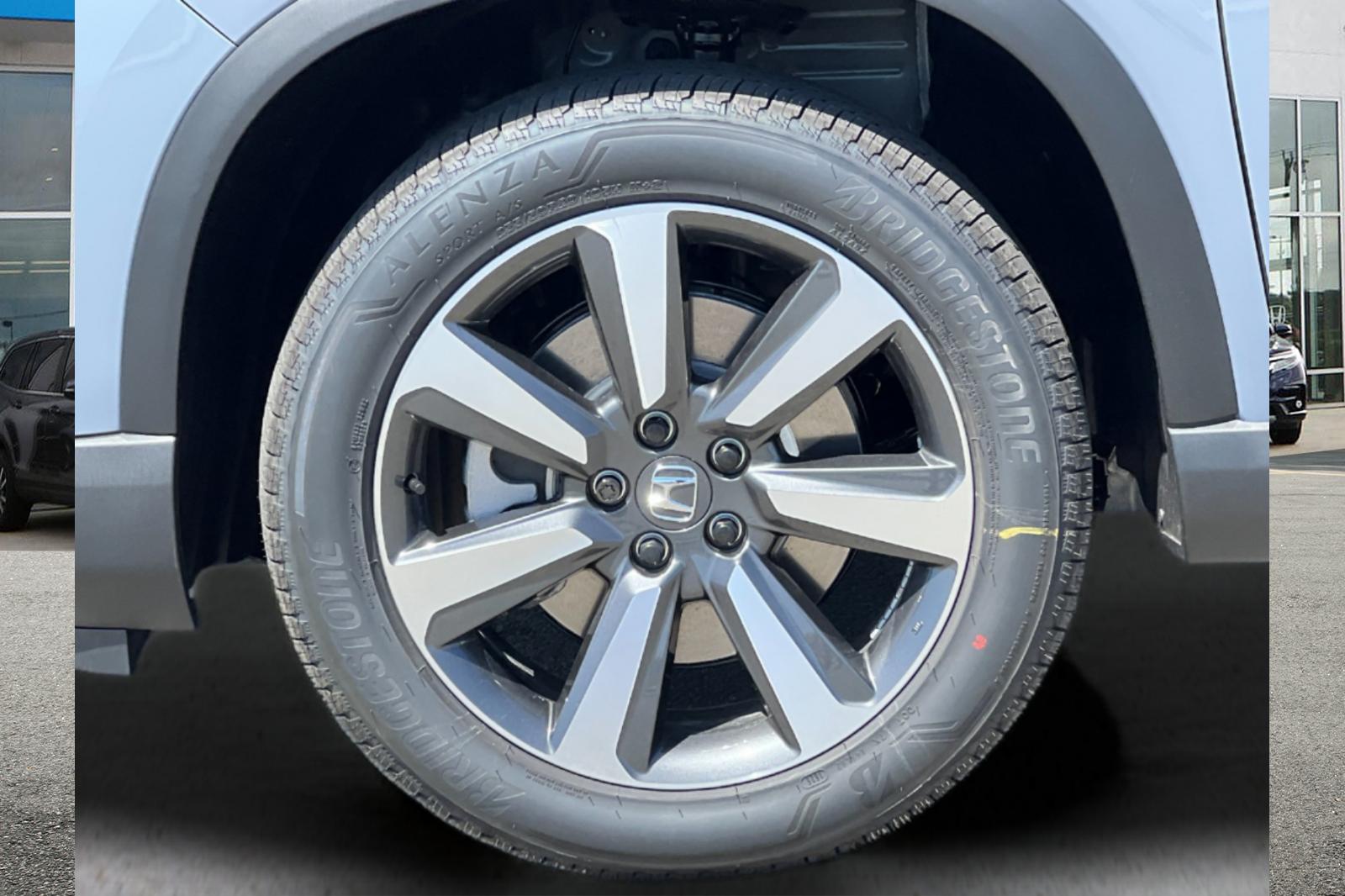 2025 Honda Pilot Touring photo 24