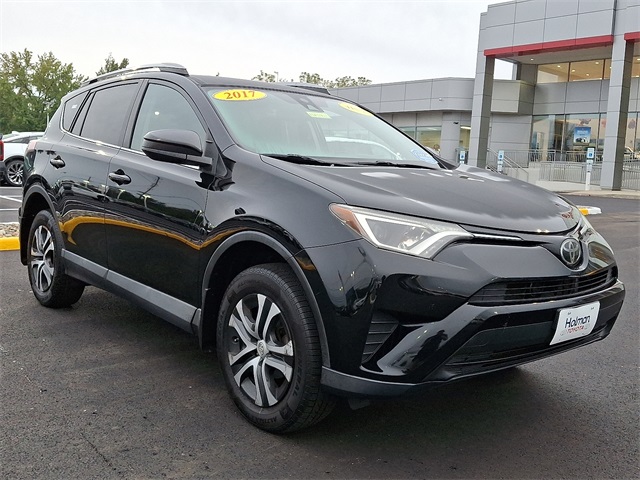 2017 Toyota RAV4 LE photo 2