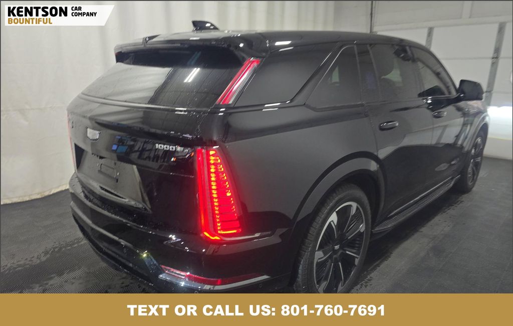 2025 Cadillac Escalade IQ Sport photo 3