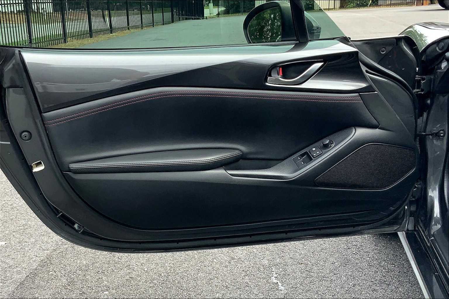 2019 Mazda MX-5 Miata Miata RF Grand Touring photo 16