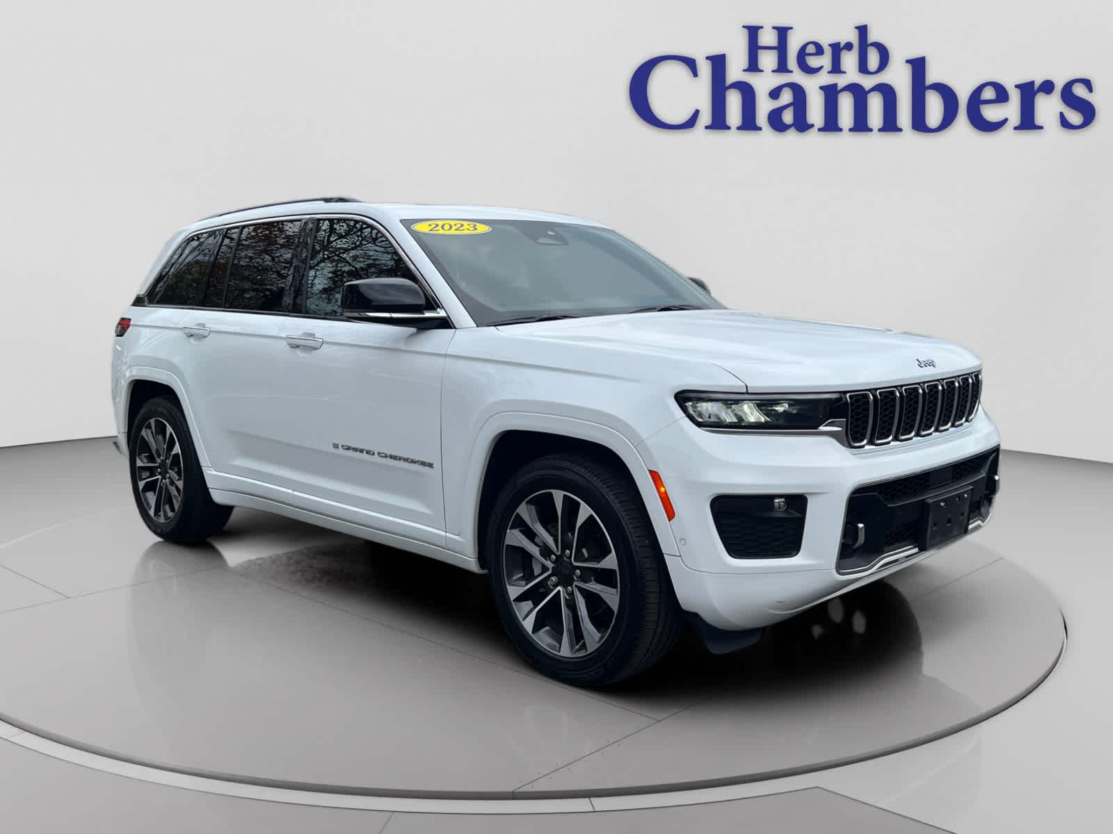 2023 Jeep Grand Cherokee Overland's photo