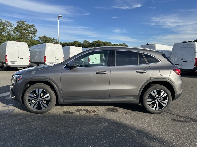 2026 Mercedes Benz GLA 250 4MATIC photo 4