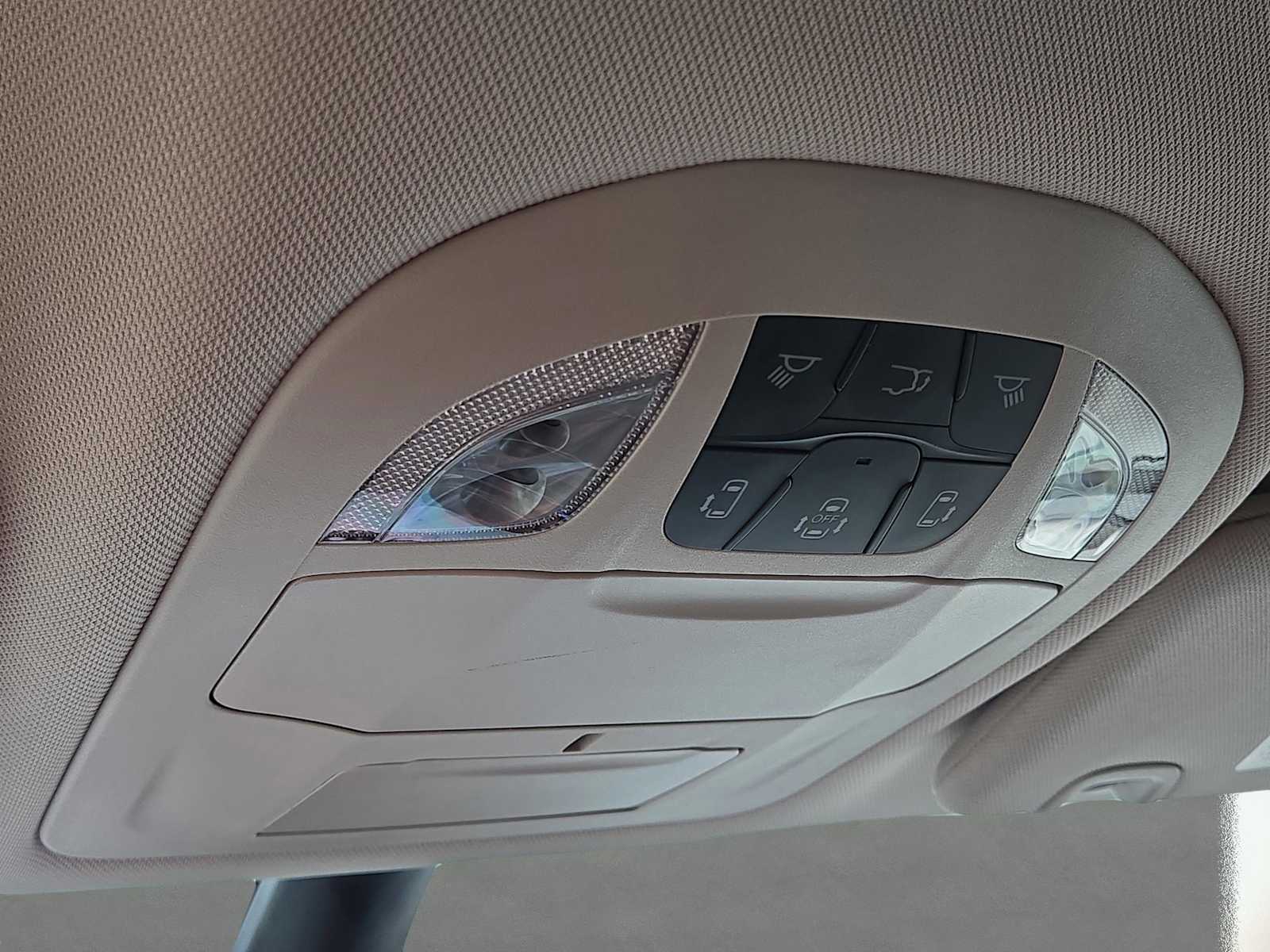 2023 Chrysler Pacifica Touring L photo 58
