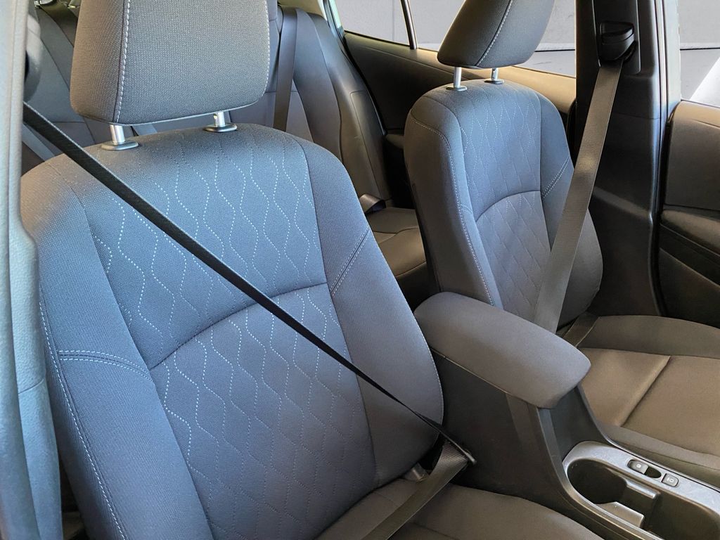 2023 Toyota Corolla LE photo 14
