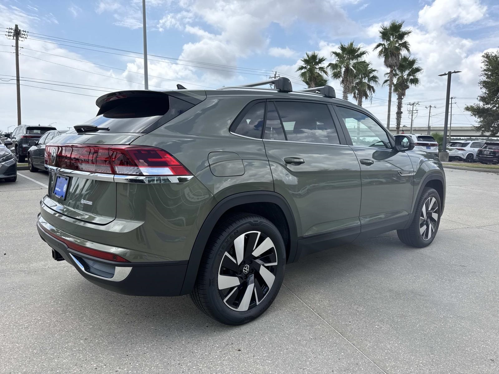 2026 Volkswagen Atlas Cross Sport SE Technology photo 3
