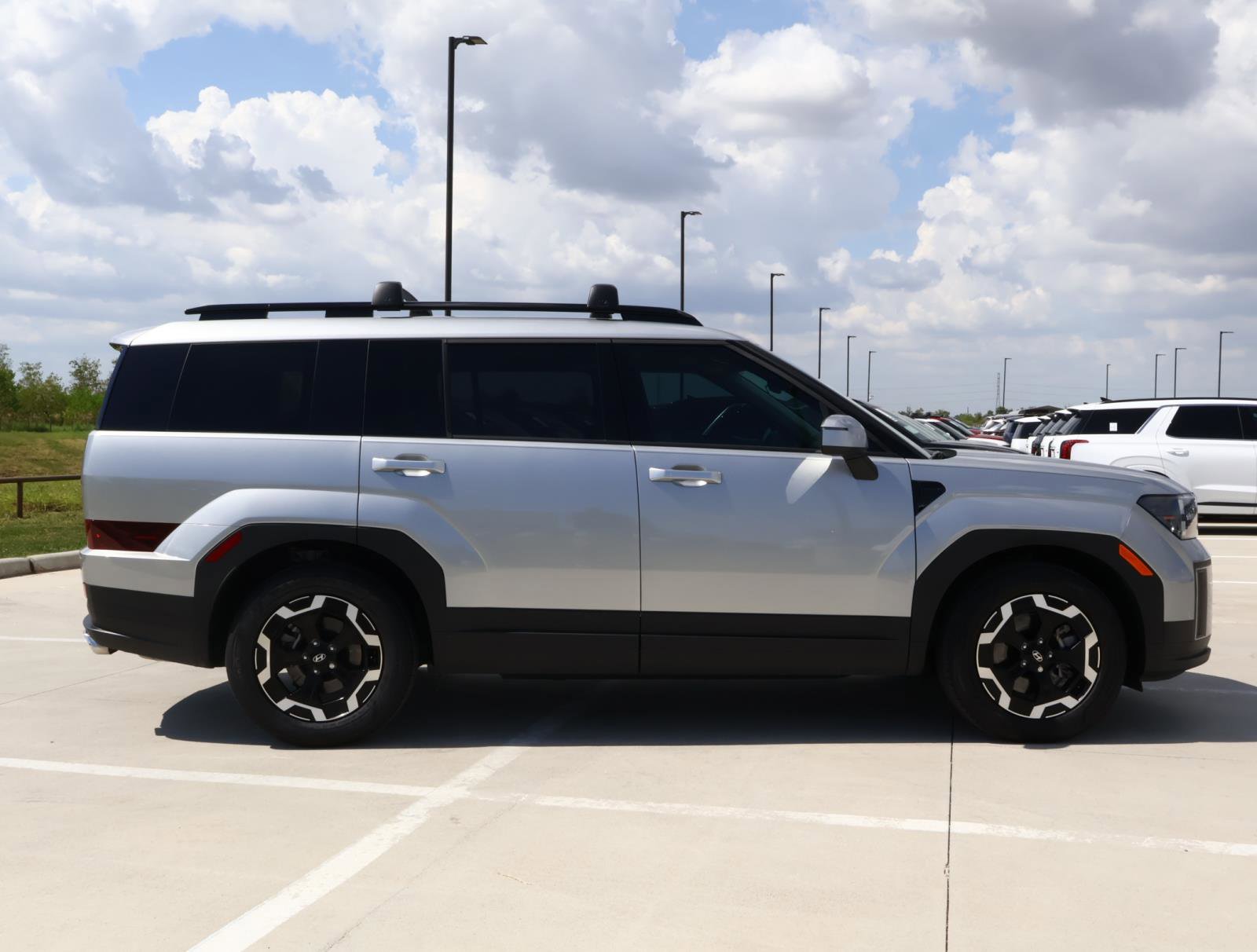 2025 Hyundai Santa Fe SEL photo 3