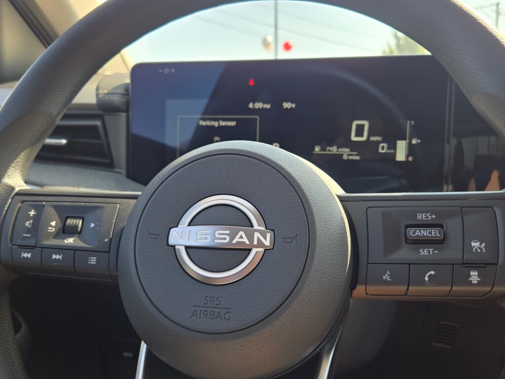 2025 Nissan Kicks SV photo 24