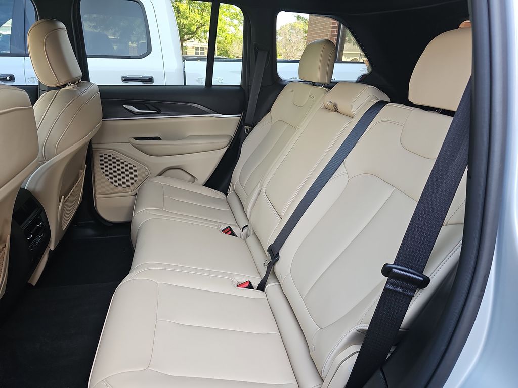 2023 Jeep Grand Cherokee Limited photo 10