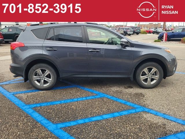 2015 Toyota RAV4 XLE photo 6