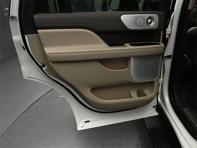 2023 LINCOLN NAVIGATOR - Image 24