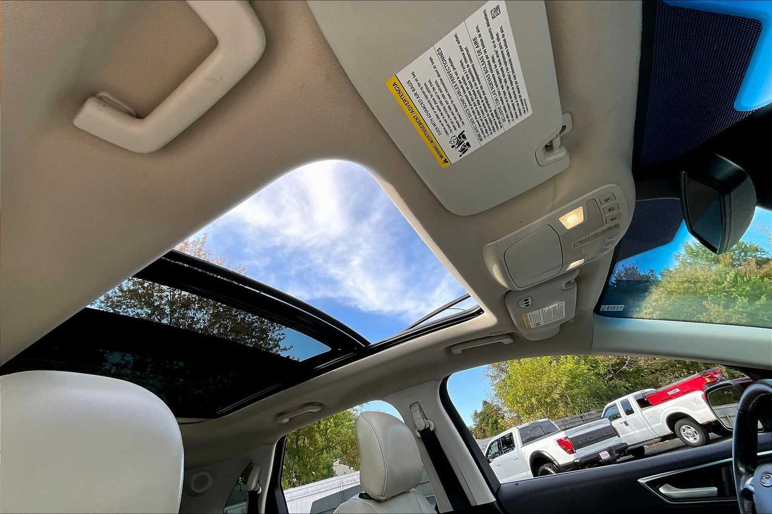 2019 Ford Edge Titanium photo 13