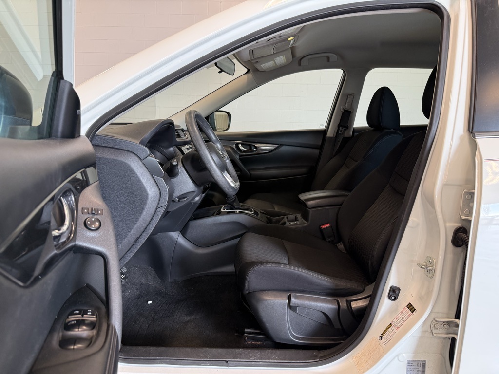2017 Nissan Rogue S photo 8