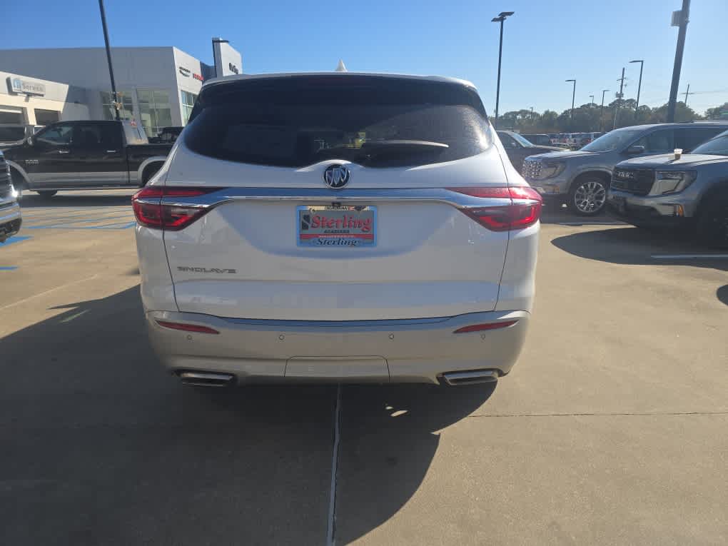 2020 Buick Enclave Essence photo 2