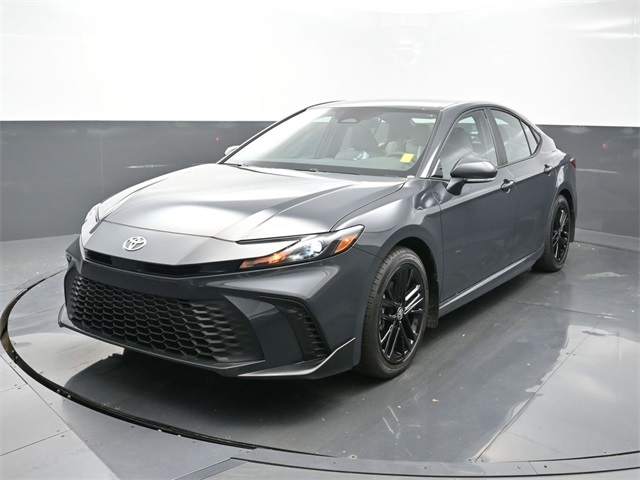 2026 Toyota Camry SE's photo
