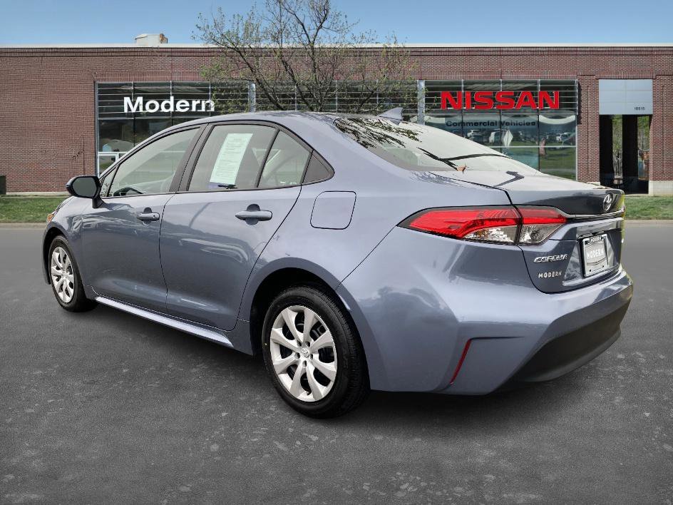 2023 Toyota Corolla LE photo 2