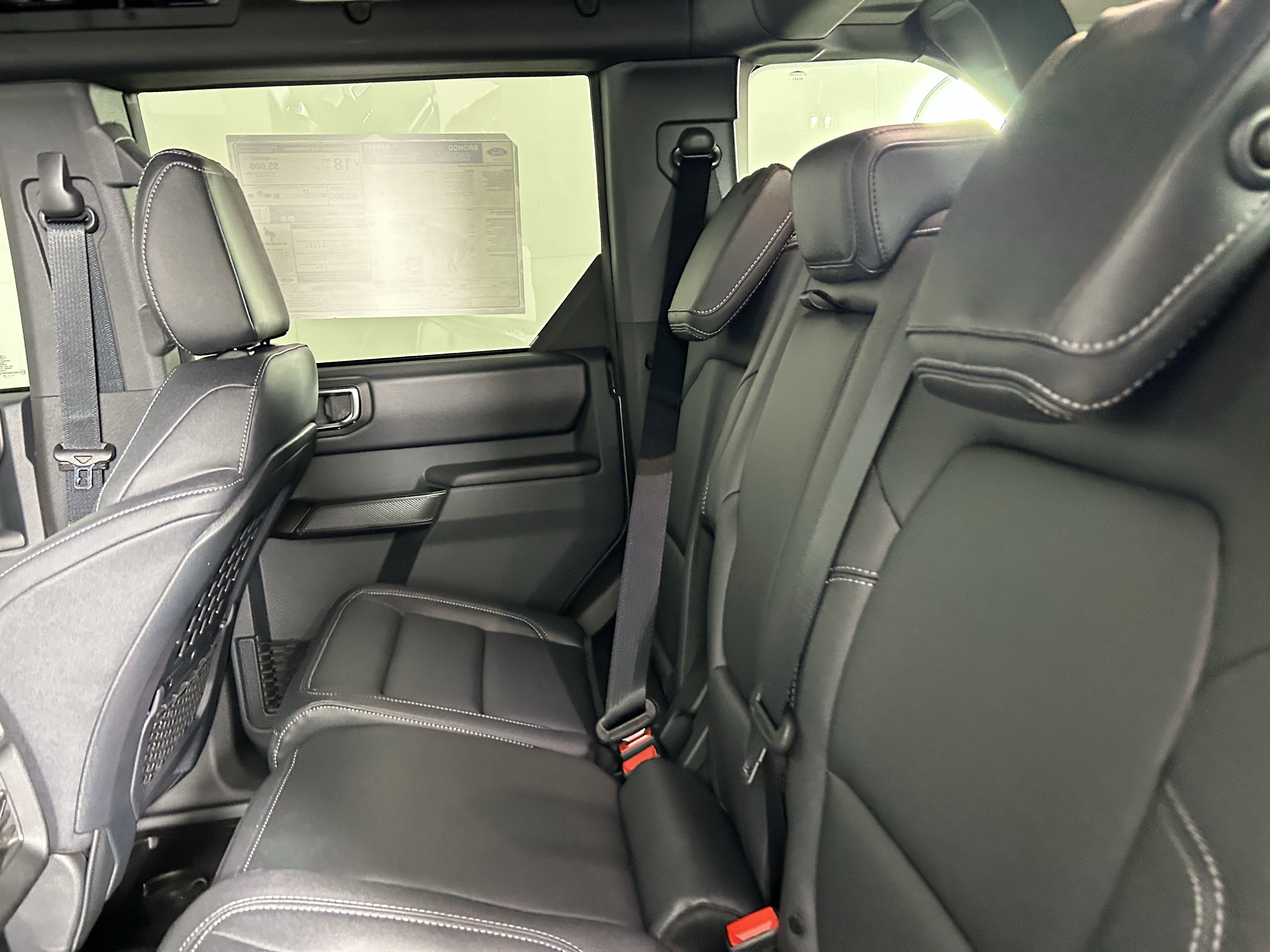 2025 Ford Bronco Badlands photo 6